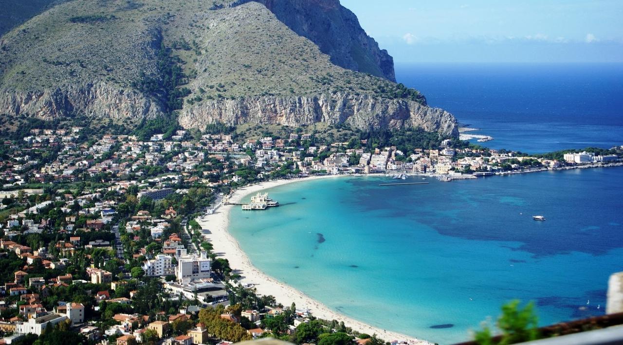 Mondello Suites Feels Like Home Zewnętrze zdjęcie